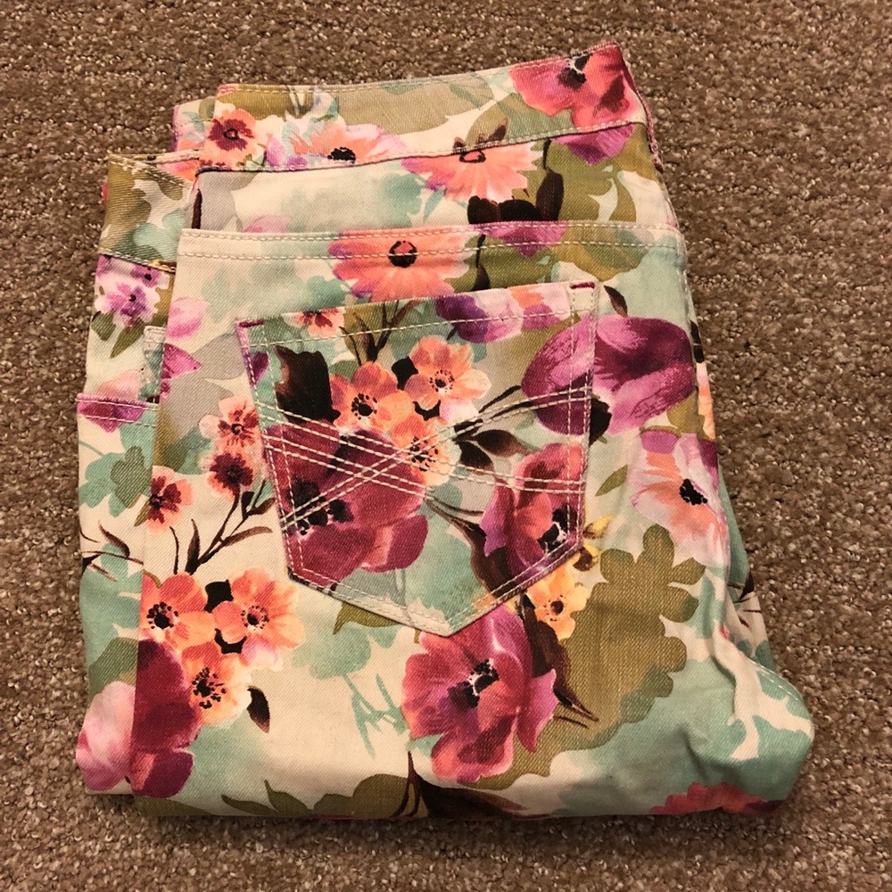 Floral Aeropostale jeans